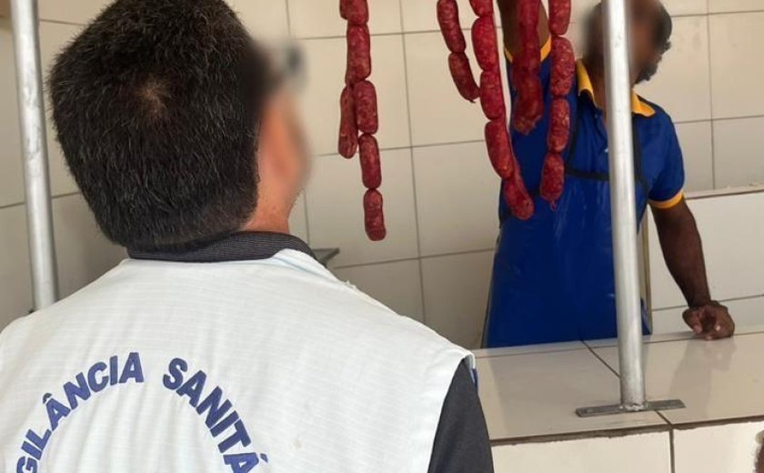 Vigilância Sanitária apreende de 120 kg de linguiça clandestina em Maceió