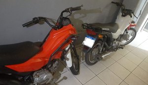 Suspeito de vender motos roubadas com documento falso de leilão é preso em Riachão do Dantas / Foto: Foto: Polícia CivilSE