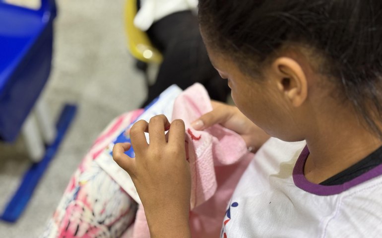 Adolescentes em medida socioeducativa recebem Carteira Nacional do Artesão