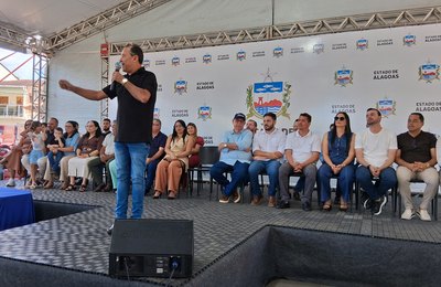 Governo de Alagoas entrega obras em Tanque D’Arca