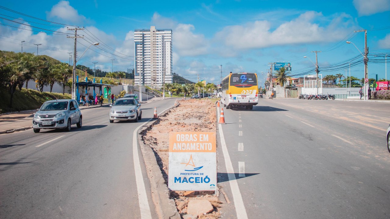 Obra na Avenida Gustavo Paiva ampliará faixas de rolamento em trecho da via