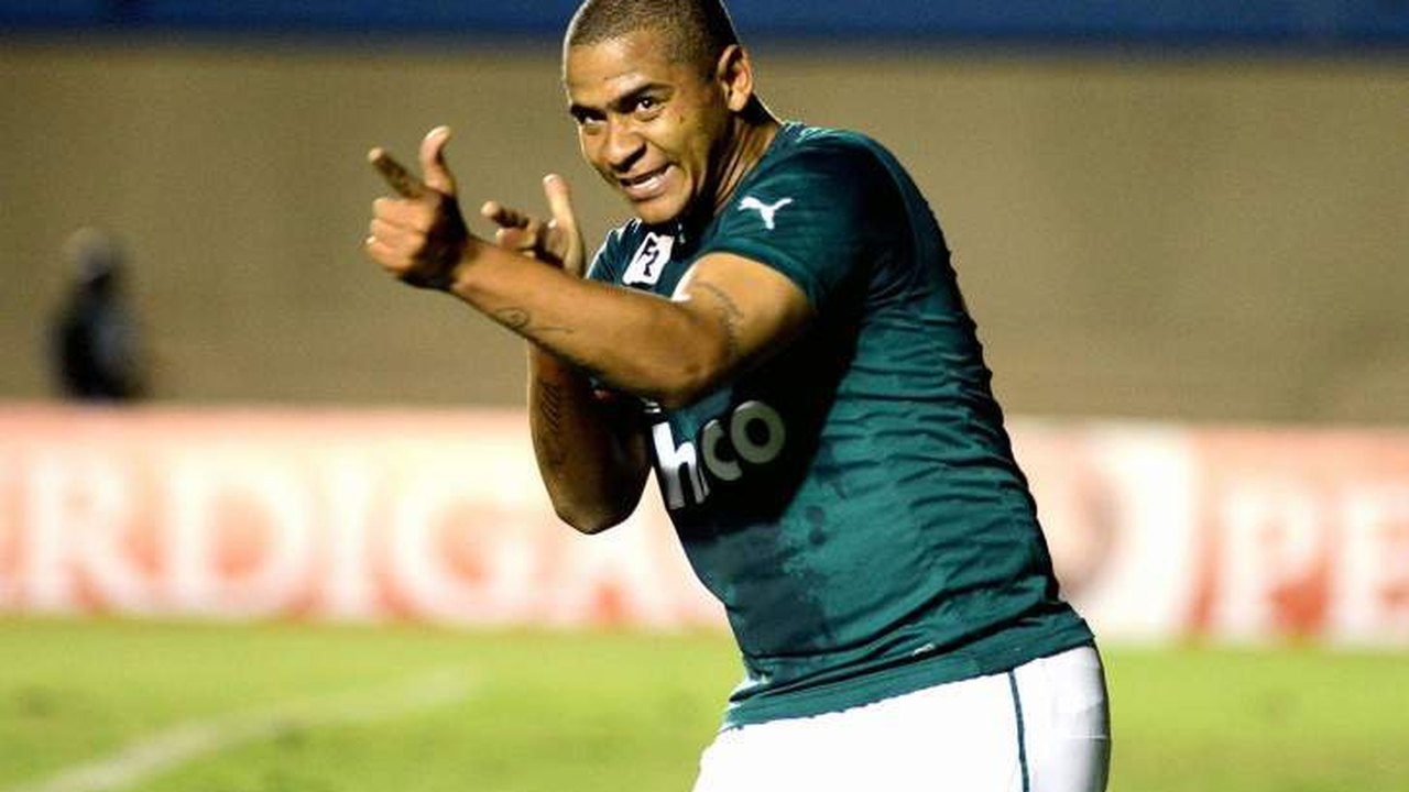 Walter, ex-Goiás e Fluminense, fica próximo de acerto com o São Caetano