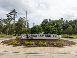 Jovem de 15 anos é preso por tiroteio na Florida A&M que deixou 11 feridos após jogo de boas-vindas.