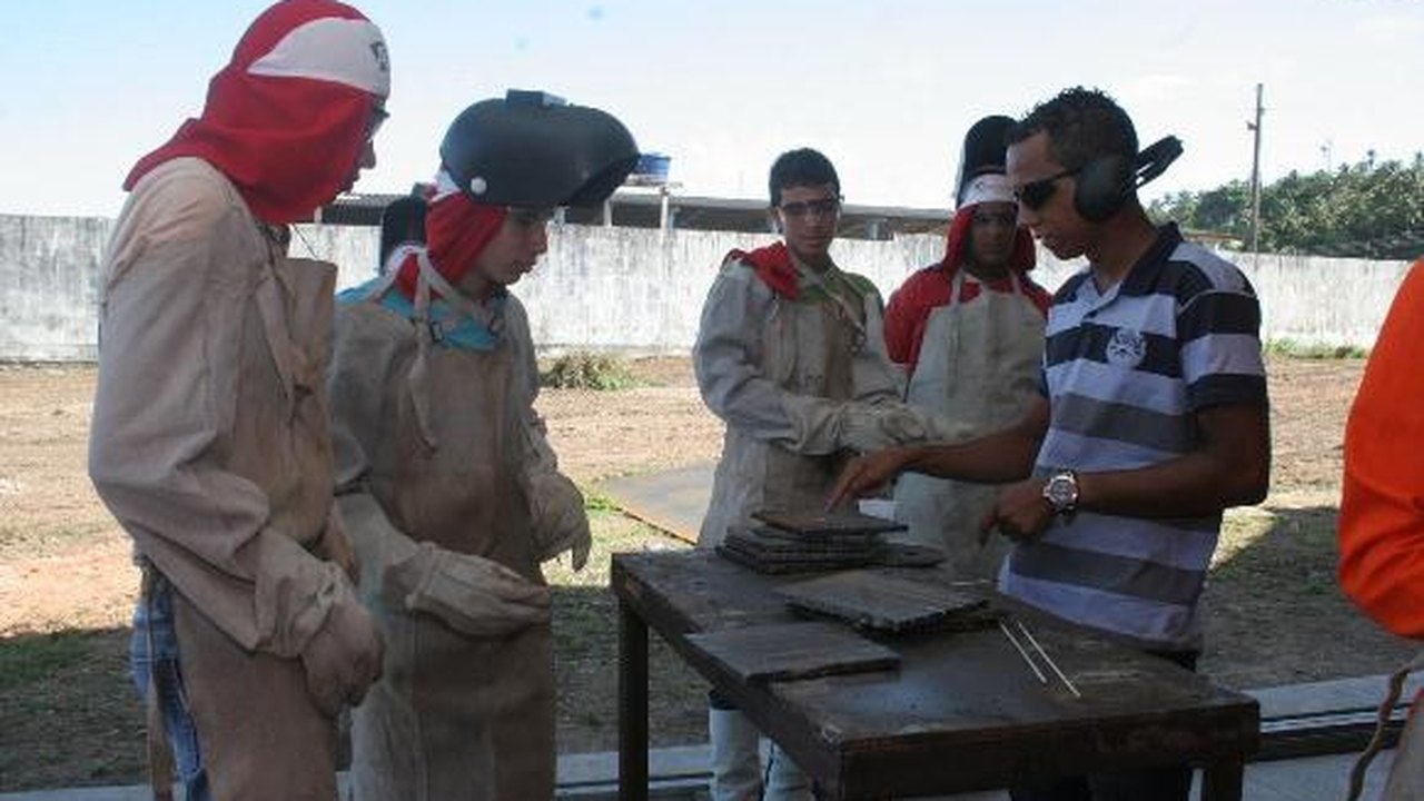 Pronatec dobra número de vagas para estudantes da rede estadual