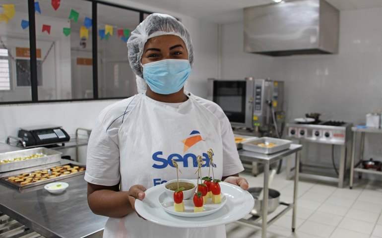 Dependentes químicos assistidos pela Rede Acolhe são capacitados para o mercado de trabalho