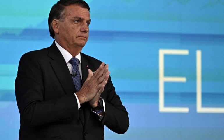 Proposta de salário mínimo de R$ 1,4 mil de Bolsonaro custaria R$ 42 bilhões