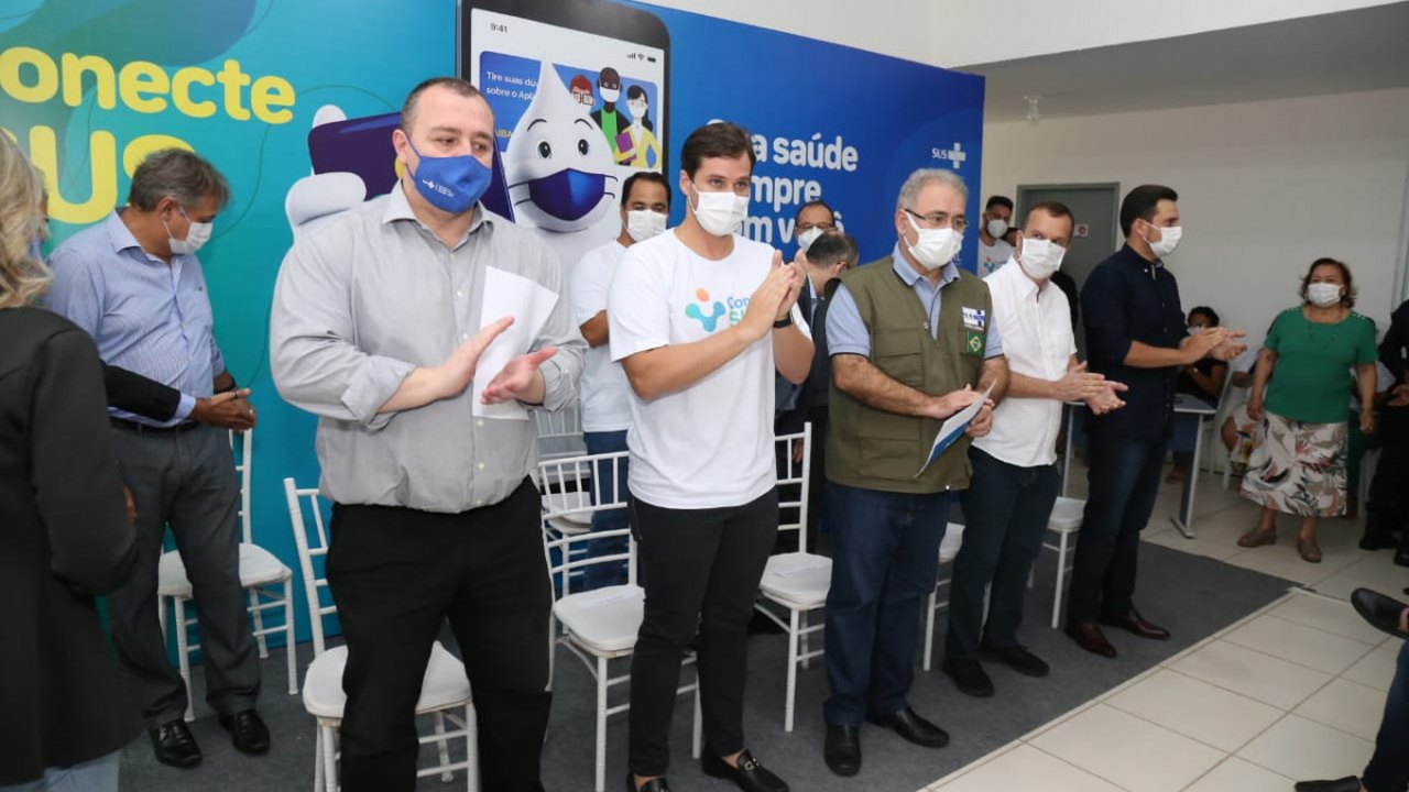 Prefeito Cacau recebe Ministro da Saúde para lançamento do programa federal Conecte-SUS
