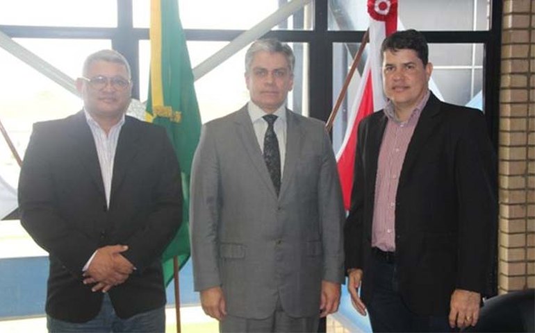 Marechal: Diretores de escolas municipais discutem plano de educação para 2016