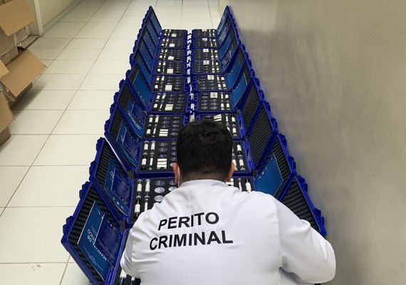 Perícia Criminal alagoana recebe maletas de coleta de digitais para local de crime
