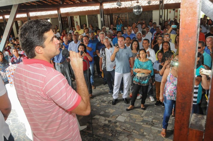 Rui Palmeira se reúne com líderes comunitários e conselheiros tutelares