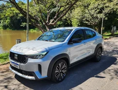 Fiat Fastback 2026 aposta na eletrificação leve para crescer no mercado - Divulgação (22).jpeg 