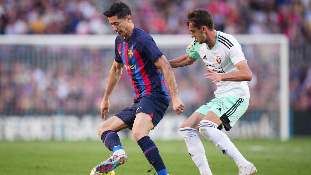 Barcelona sofre fora de casa, mas derrota Osasuna com gol de pênalti no fim