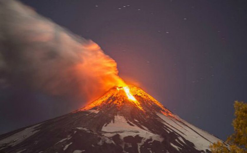 Monitoramento identifica 'atividade anormal' e autoridades aumentam alerta de risco de vulcão Villarica, no Chile