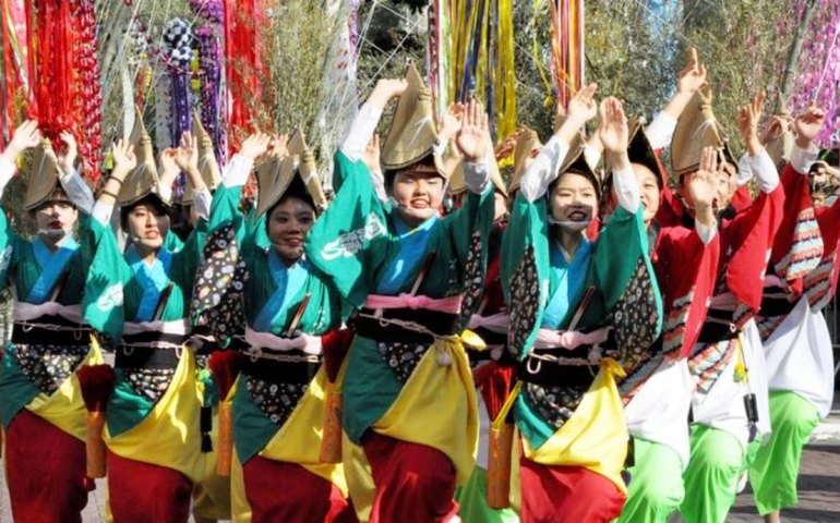 Cores e sons no Festival das Estrelas, na Liberdade