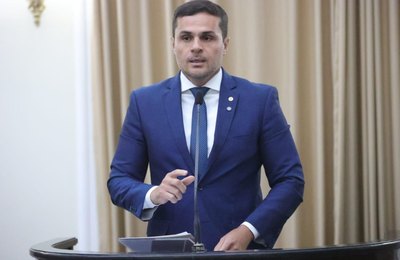 Alexandre Ayres celebra aprovação de projeto que garante laudo permanente para pessoas com TEA