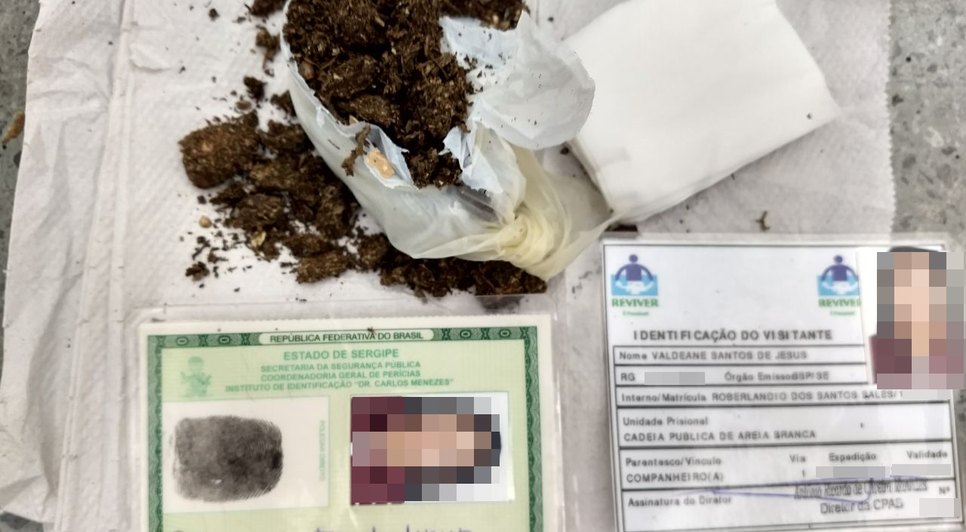 visitante tenta entrar com drogas