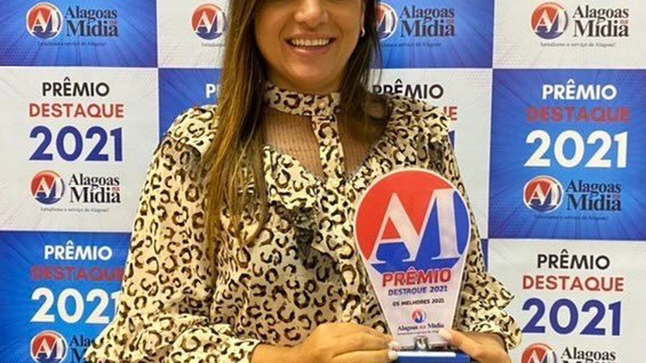 Prefeita Marcela Gomes é agraciada com Prêmio Destaque 2021 por sua gestão em Novo Lino
