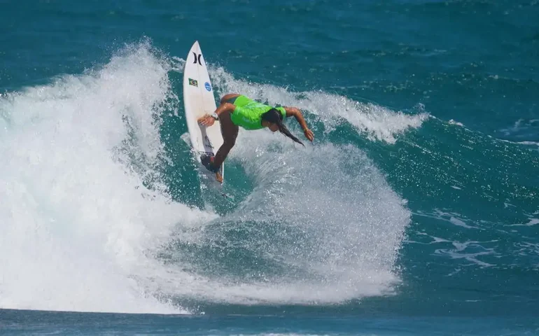 Paris 2024: Tainá Henckel carimba 2ª vaga feminina do Brasil no surfe