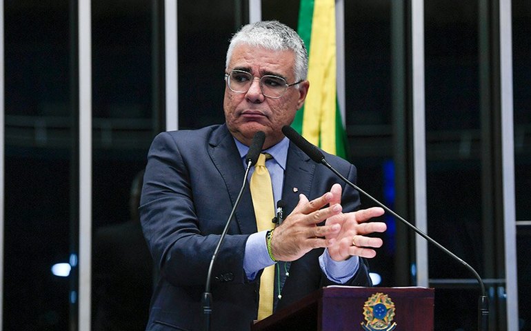 Girão convoca população a protestar nas ruas contra o governo e o Supremo