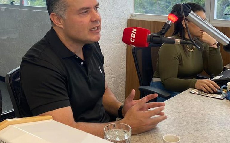 Prioridade em Alagoas é atender vítimas das chuvas e avançar em obras estruturantes, diz Renan Filho