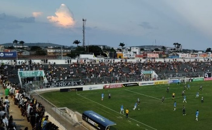 Estádio Municipal Coaracy da Mata Fonseca, o Fumeirão, em Arapiraca