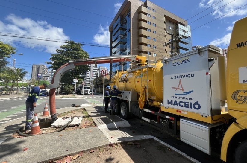 Infraestrutura retira mais de 400 toneladas de entulhos da rede de drenagem