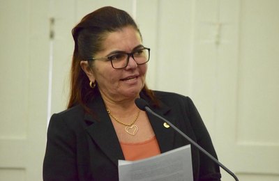 Ângela Garrote cobra melhoria no sistema de distribuição de colírio para tratamento do glaucoma 