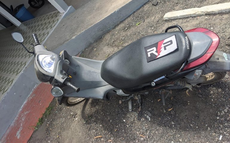 Polícia Militar apreende arma de fogo em Maceió e recupera moto roubada em Arapiraca