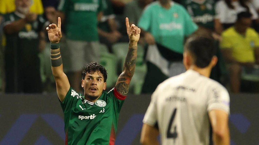 Palmeiras vence Athletico atuando com um a menos após expulsão