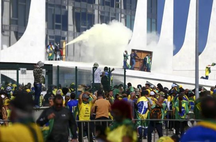 Justiça da Argentina ordena prisão de 61 foragidos do 8 de janeiro