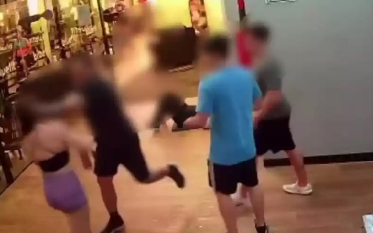 PM agride mulher com soco no rosto em academia de Goiânia