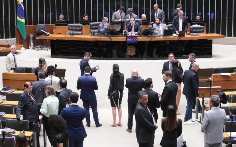 Câmara pode votar projeto que reduz benefícios fiscais federais