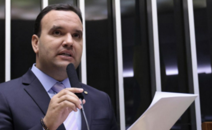 Deputado Luciano Amaral registrou mais de meio milhão de reais em gastos