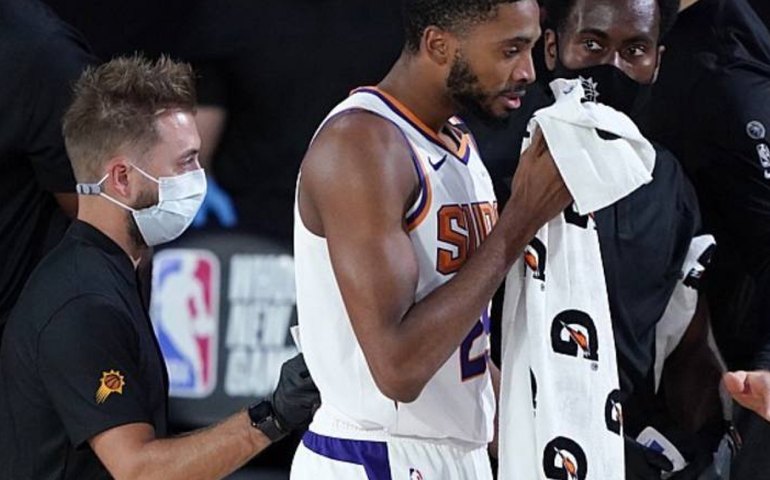 Sem derrotas na &#8216;bolha&#8217;, Suns batem 76ers e vencem o 7º jogo seguido pela NBA