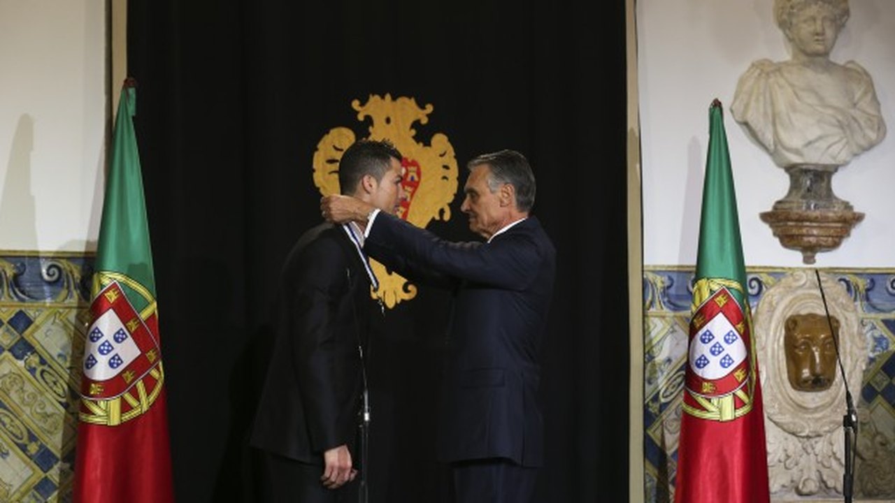 Cristiano Ronaldo recebe condecoração em Portugal