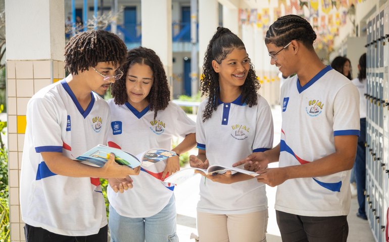 Seduc apresenta Programa Alagoano de Ensino Integral em mostra de práticas inspiradoras do MEC