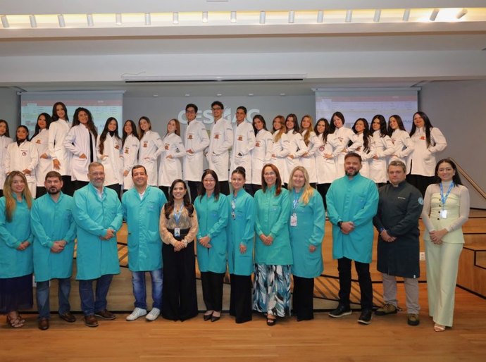 Cerimônia do Jaleco marca início da trajetória dos novos alunos de Odontologia do Cesmac
