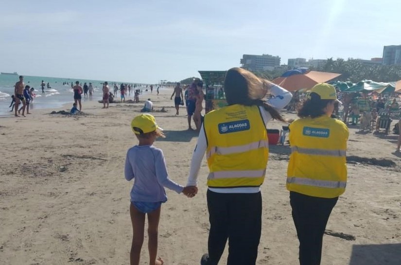 Equipe Social do Ronda no Bairro garante acolhimento e reencontra familiares de criança perdida na orla