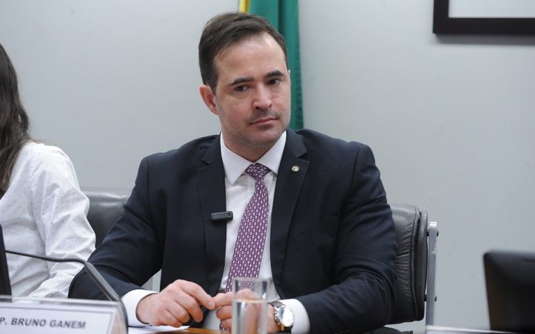 Comissão aprova projeto que criminaliza uso de veículo com tração animal