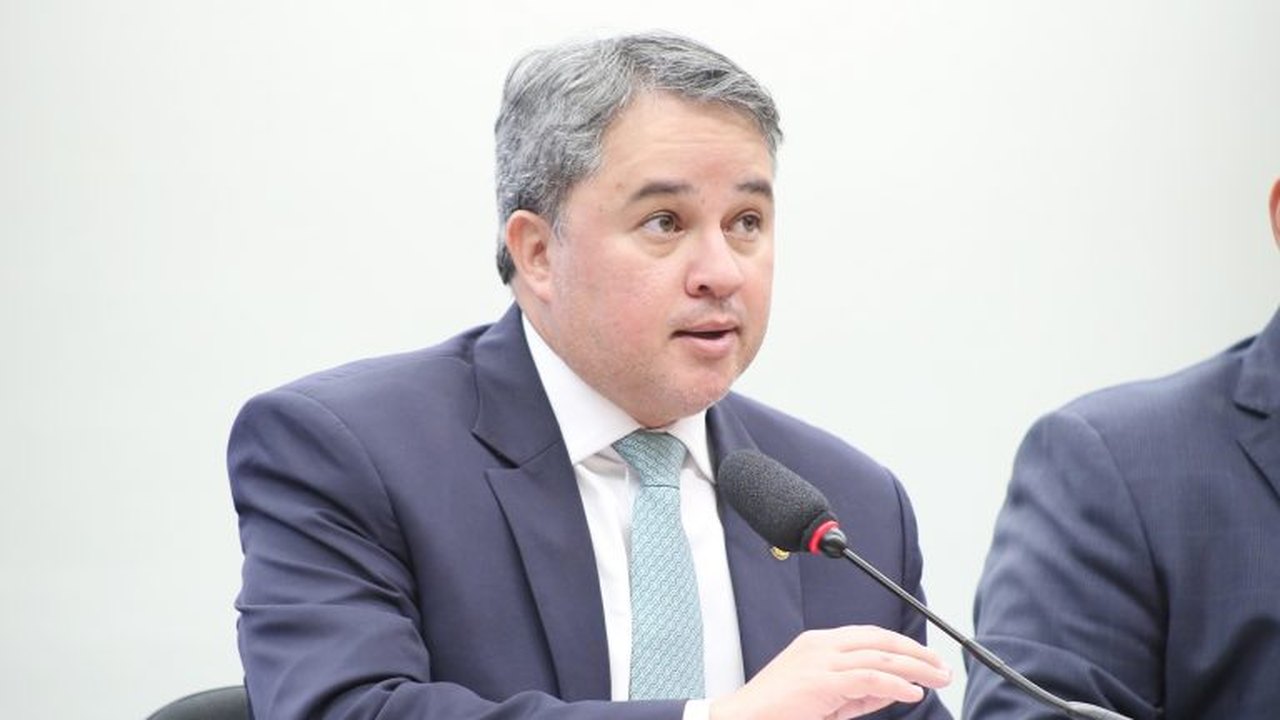 Efraim Filho critica modelo do SUS e propõe mudanças na gestão da saúde