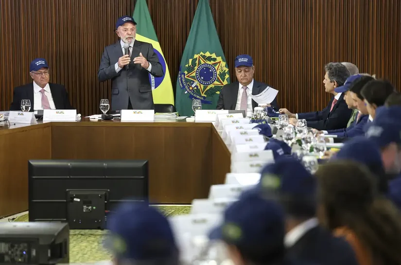 Lula reafirma soberania e diz que Brasil não aceitará ofensas