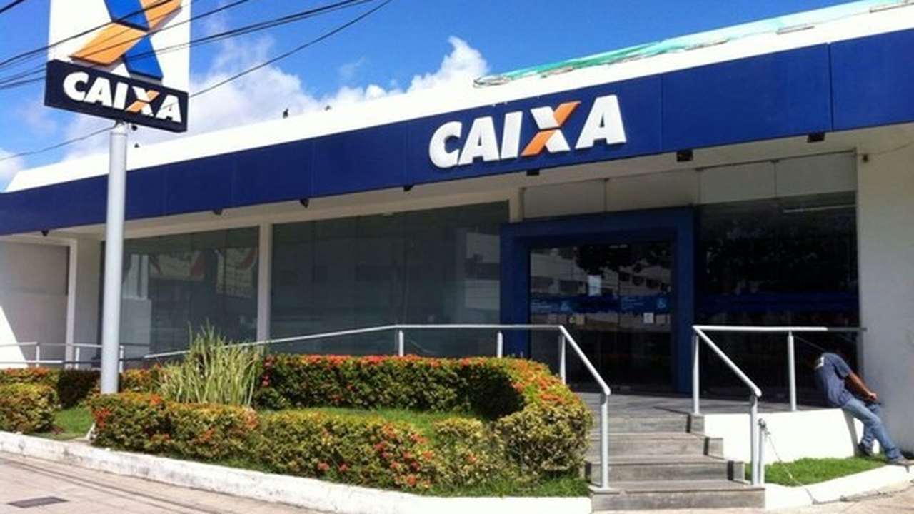 Procon/AL notifica sede da Caixa Econômica Federal de Maceió por impedir que clientes com dívidas abram conta