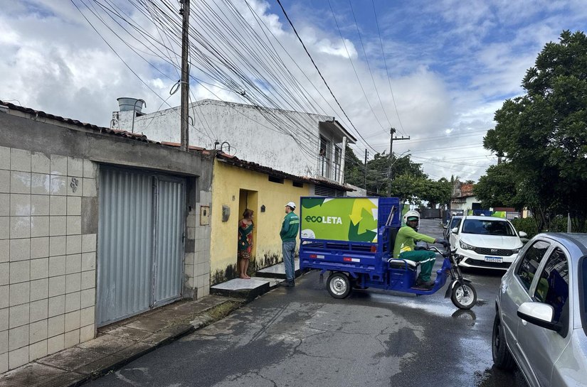 Moradores da parte alta recebem orientações sobre uso do Ecoponto Petrópolis