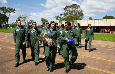 Wendy Tavares é a nova madrinha da Academia de Força Aérea  