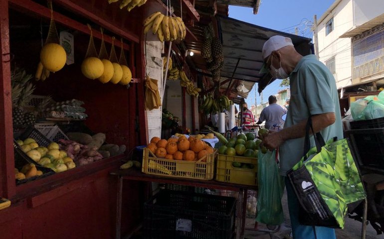 Feira livre da Jatiúca é ponto tradicional para moradores da parte baixa da cidade