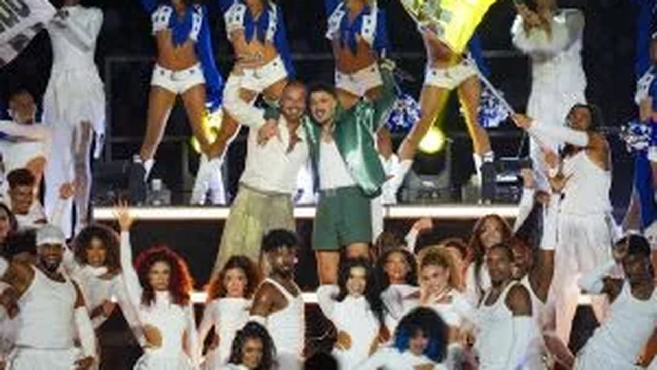 Ricky Martin incendeia Maracanã em show histórico da NFL no Rio e estreia 'Pikito, Pikito' ao lado de Pedro Sampaio