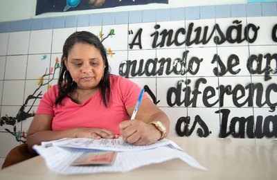 Secretaria de Educação oferta 300 vagas em curso gratuito de Libras
