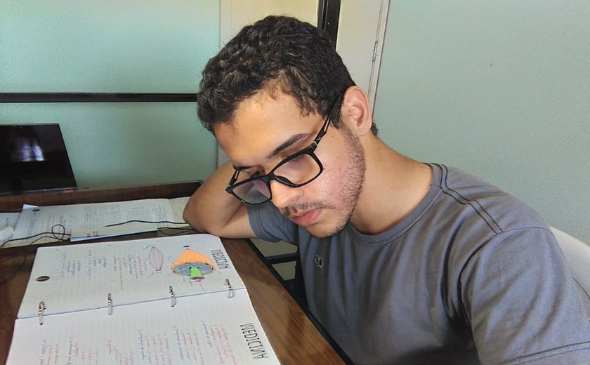 Ex-Jovem Aprendiz do IEL realiza sonho de cursar Medicina na UFRJ