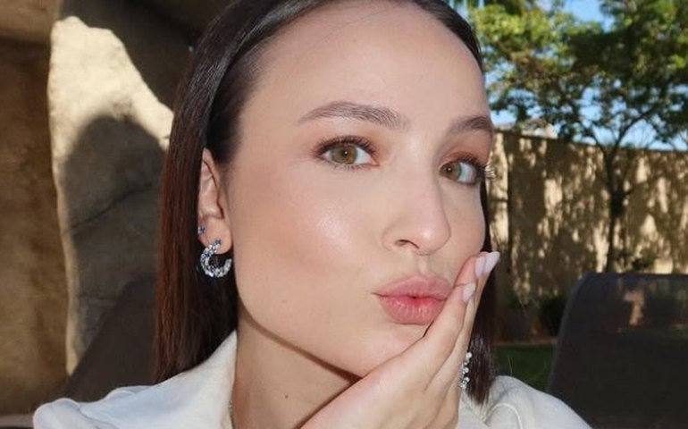 Larissa Manoela encara cenas de sexo e beija mulher em filme: 'Eu me enxerguei sensual e desejada'