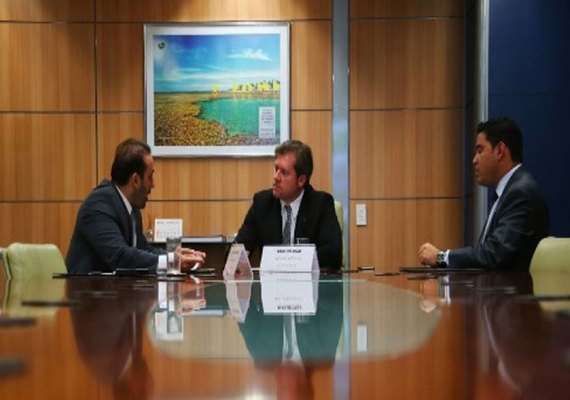 Governo de Alagoas assegura recurso em Brasília para qualificar trabalhador do setor turístico